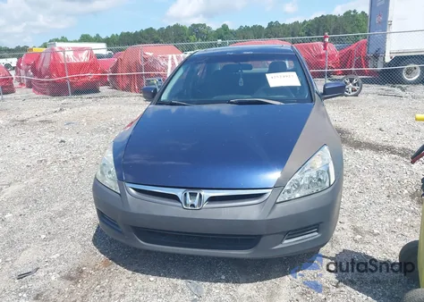 2006 Honda Accord 2.4 Ex z USA, uszkodzony, nr VIN 1HGCM56716A162095